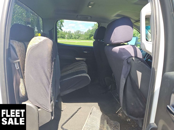 2015-chevrolet-silverado-2500hd-image-23