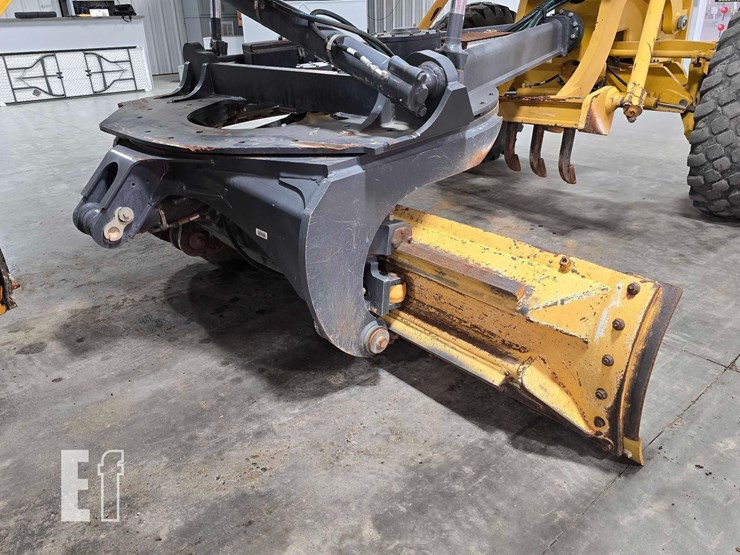 2016-deere-670g-image-11