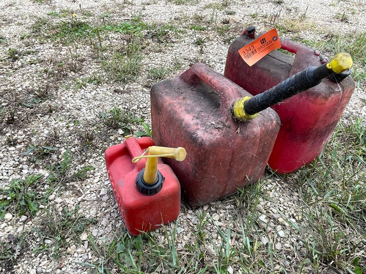 #3343-•-(3)-poly-gas-cans-image-3