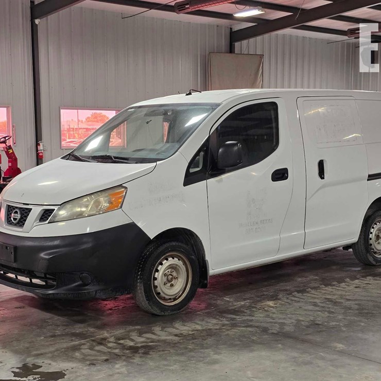 2015 NISSAN NV200