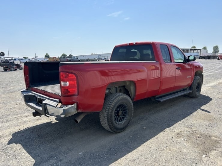 2010-chevrolet-silverado-2500-image-5