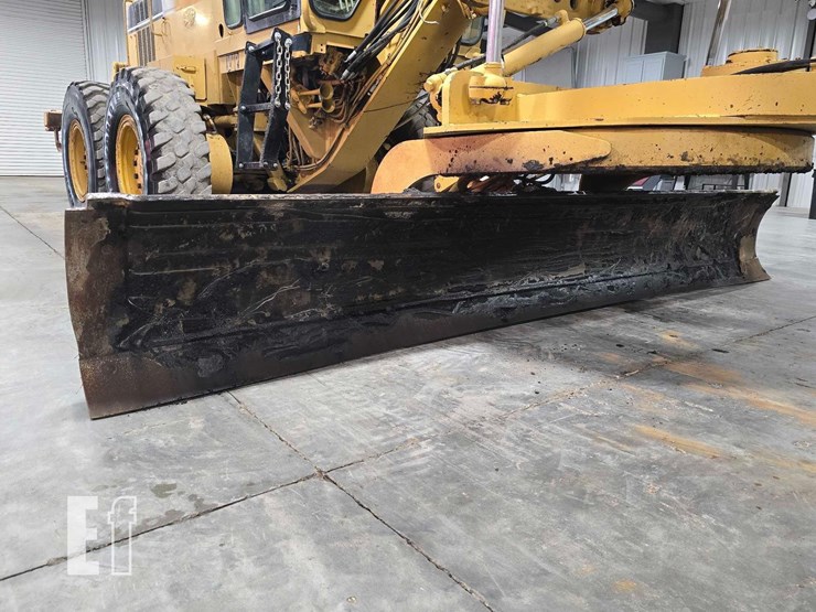 2001-caterpillar-140h-image-10