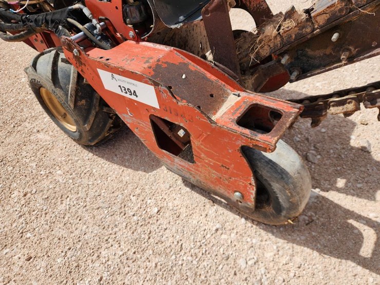 2011-ditch-witch-rt12-image-17