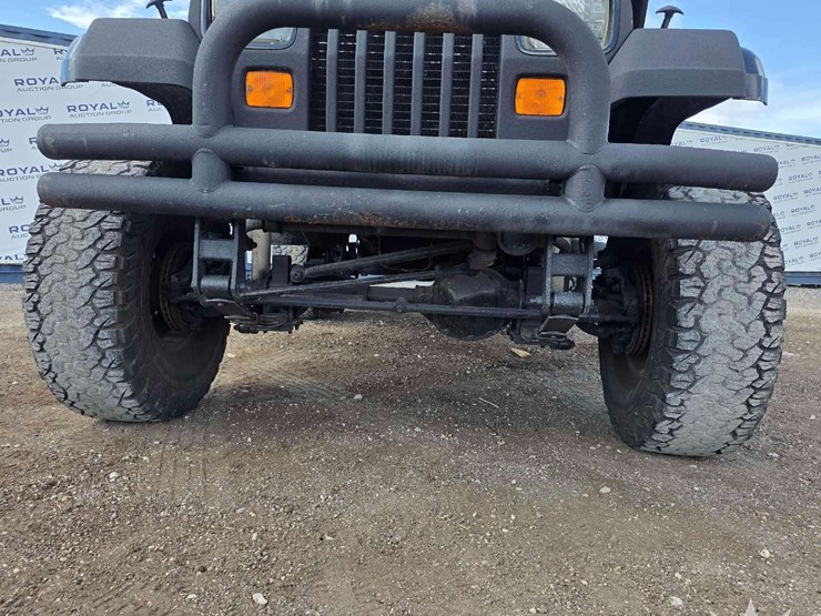 1995-jeep-wrangler-image-55