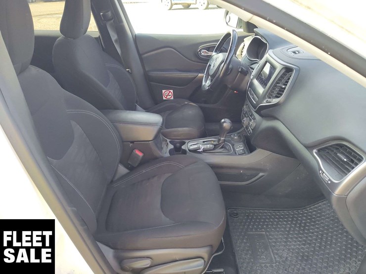 2019-jeep-cherokee-image-18