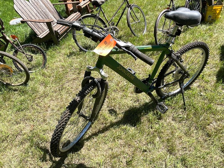#3301-•-john-deere-aluminum-adventure-ats-bike-image-1