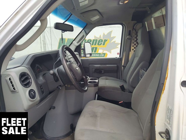 2014-ford-cargo-image-22