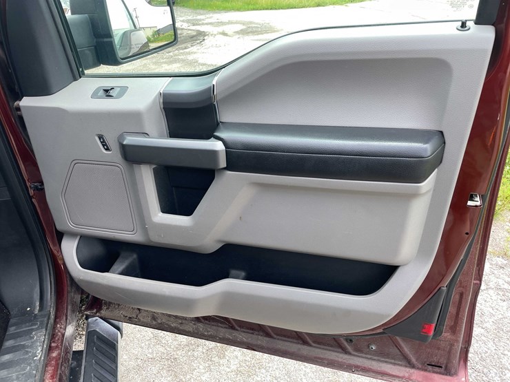 2016-ford-f150-xlt-image-65