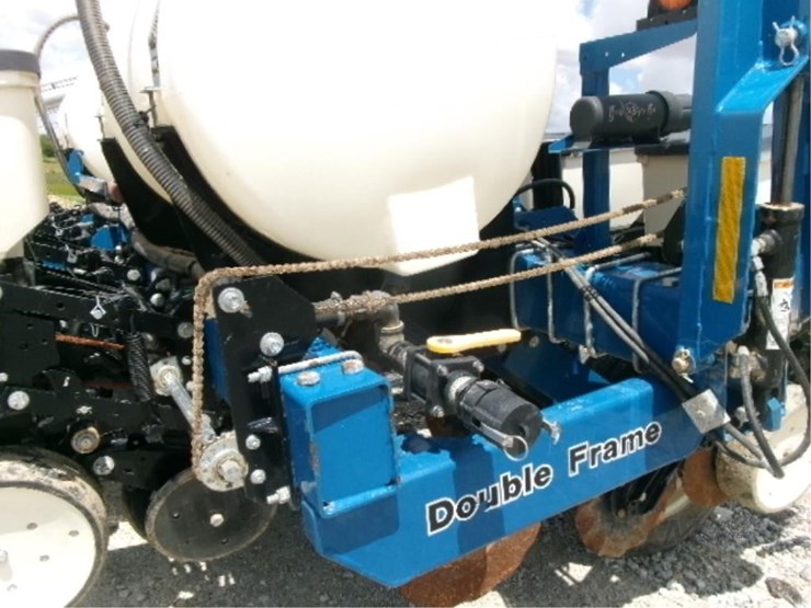2014-kinze-3000-image-8