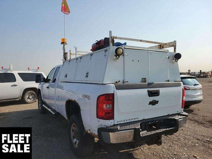 2013-chevrolet-silverado-3500hd-lt-image-8