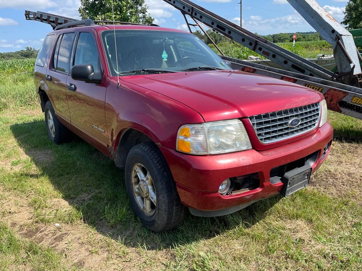 2005-ford-explorer-image-3
