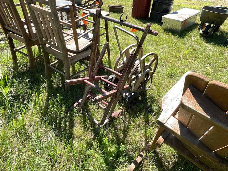 #3243-•-vintage-wood-hose-reel-with-plastic-hose-reel-image-5