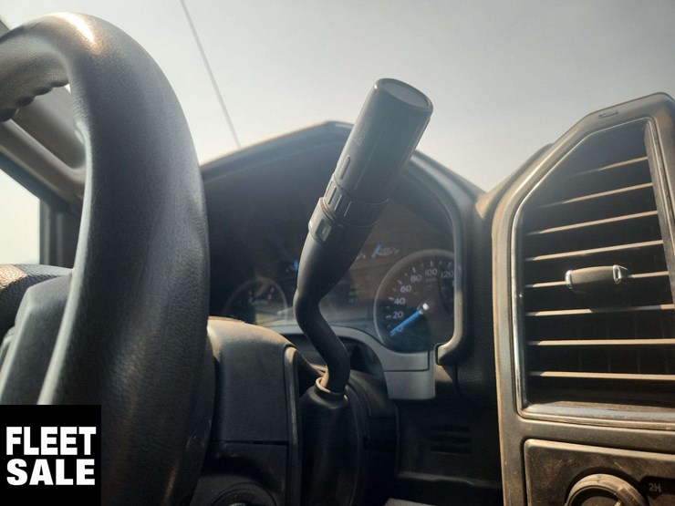 2021-ford-f550-image-22