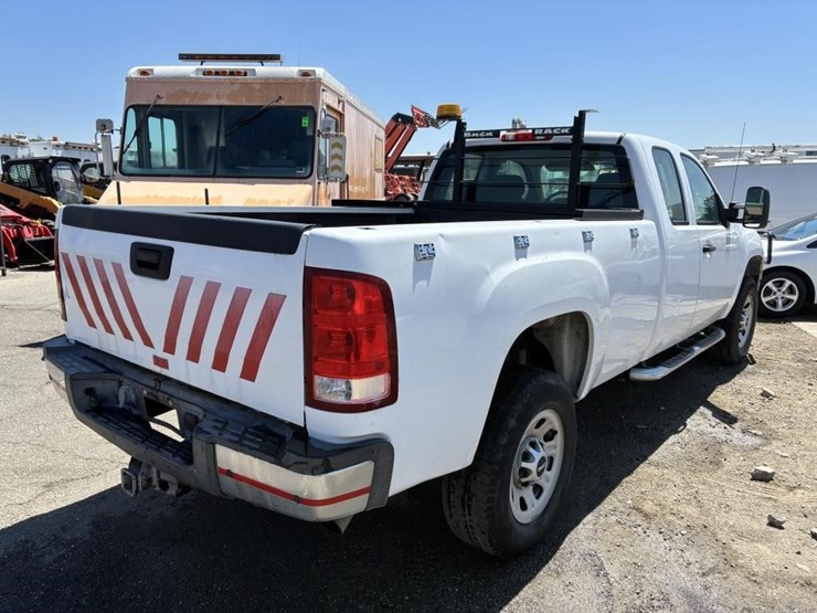 2012-gmc-sierra-3500-image-3