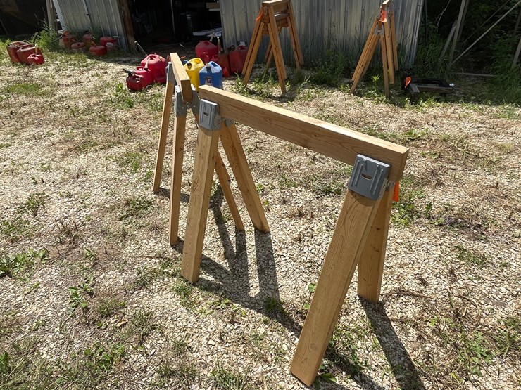 #3338-•-(2)-menards-wood-sawhorses-image-5