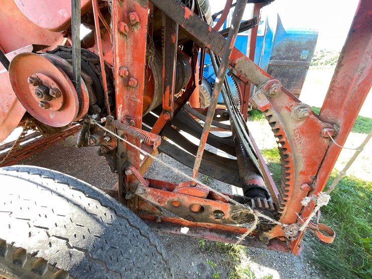 #1025-•-allis-chalmers-10-roto-baler-image-37