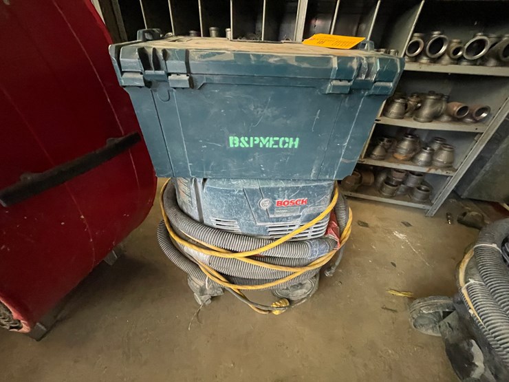 #4010-•-bosch-vac0908-dust-extractor-image-3