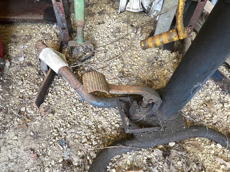 #3319-•-hydraulic-stand-on-wheels-image-7