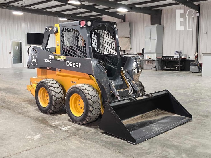 2023-deere-324g-image-2