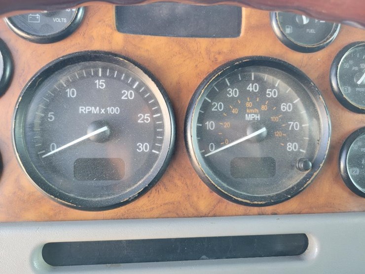 2006-peterbilt-379-image-39
