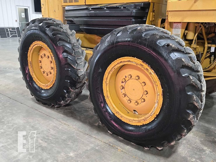 2004-caterpillar-120h-image-30
