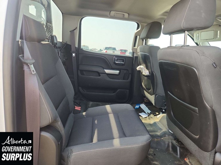 2015-chevrolet-silverado-2500hd-image-28