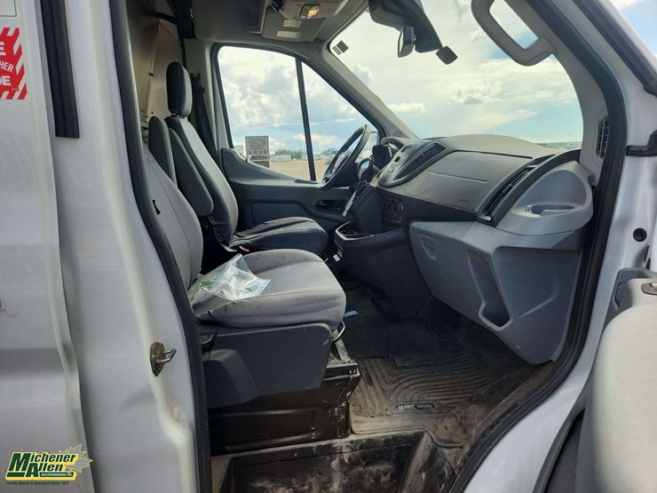 2016-ford-transit-image-25