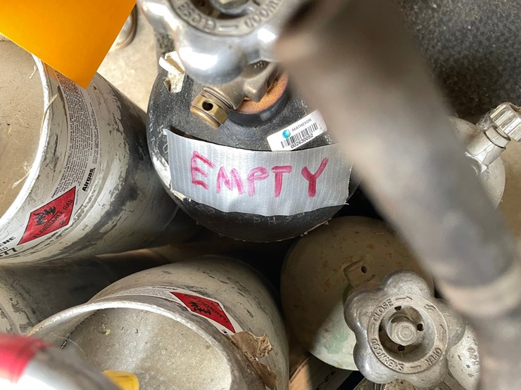 #4055-•-assorted-air-tanks-image-6