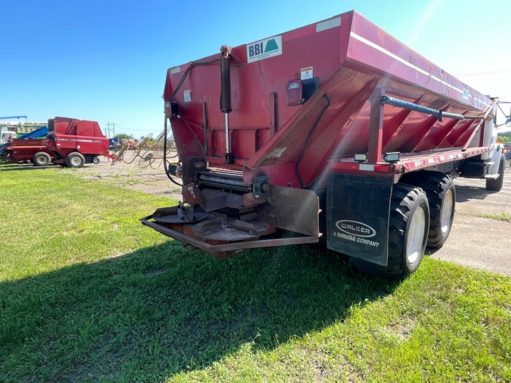 1995-freightliner-fl80-image-6