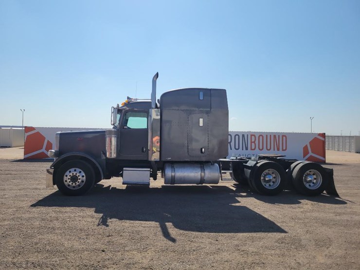 2006-peterbilt-379-image-8
