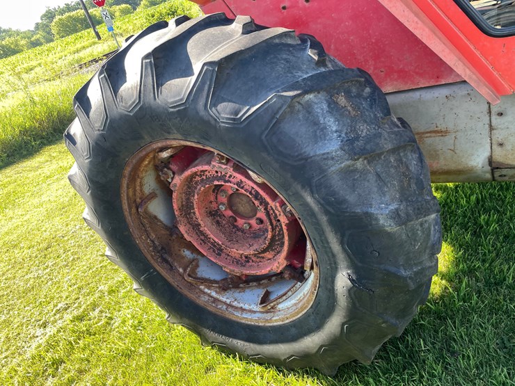 massey-ferguson-1085-image-22