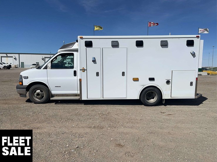 2020-chevrolet-express-s/a-ambulance-image-6