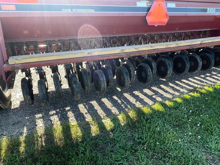 case-ih-5100-image-13
