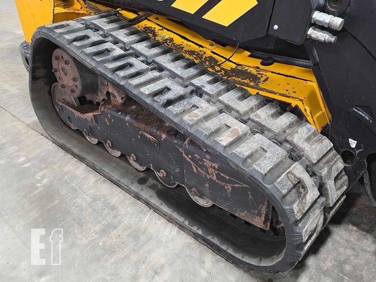 2022-jcb-3ts-8t-image-31