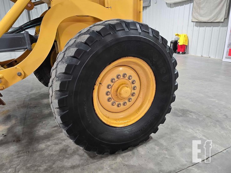 2016-deere-670g-image-32