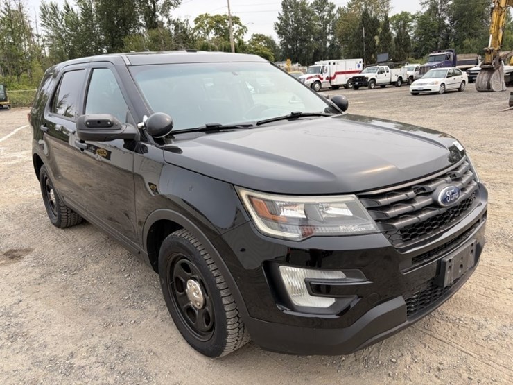 2017-ford-explorer-image-2