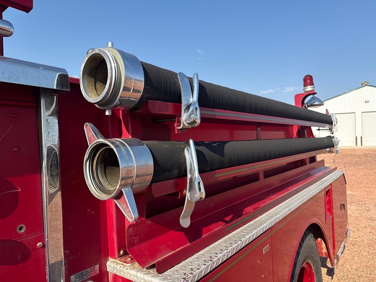 1970-ford-fire-truck-image-7