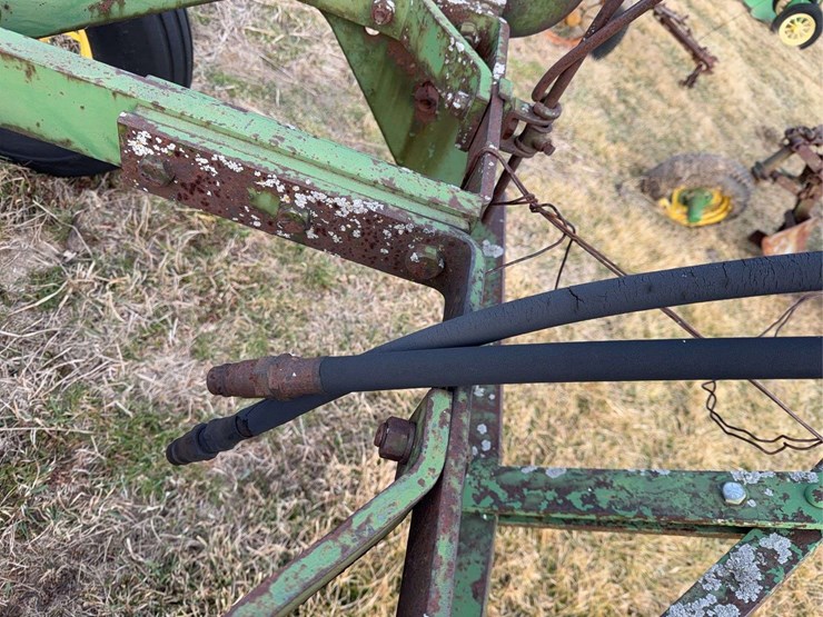 john-deere-pull-type-three-bottom-plow-image-19