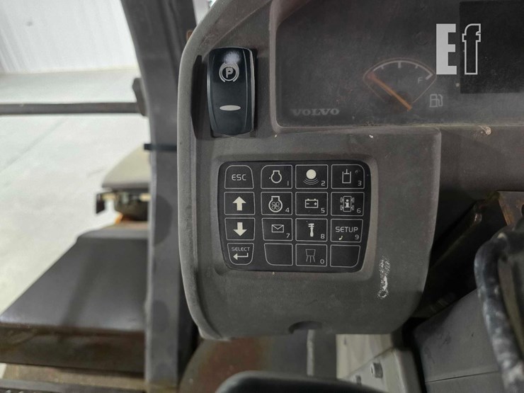 2014-volvo-dd120b-image-18