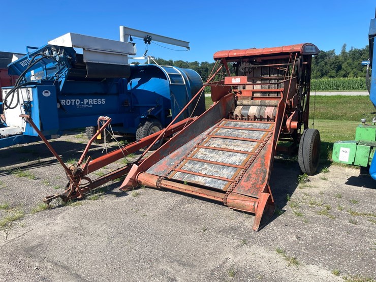 #1025-•-allis-chalmers-10-roto-baler-image-1