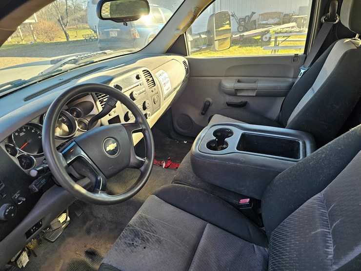 2009-chevrolet-3500-image-6