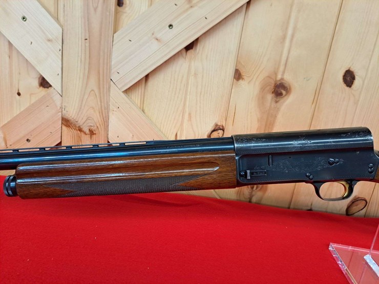 browning-a5-light-twelve-12-gauge-semiauto-shotgun-image-3