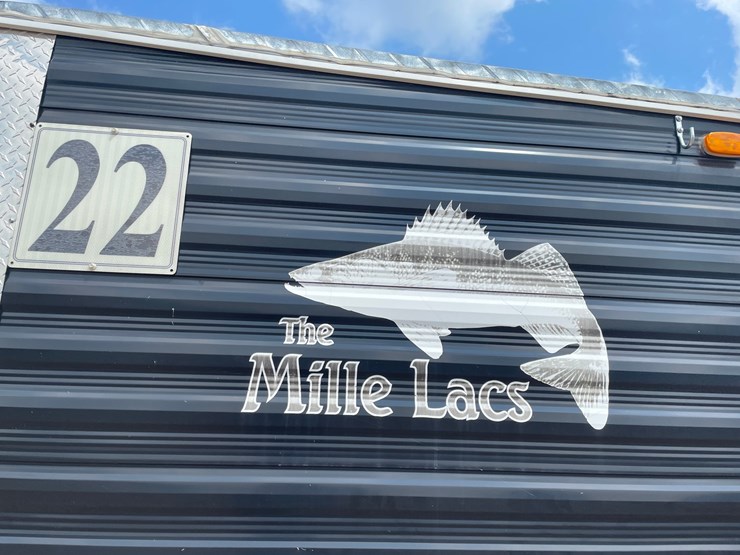 #5815-•-2012-ice-castle-ml-edition-ice-house/camper-(sells-with-paperwork-to-obtain-title)-image-10