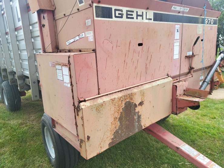 gehl-970-silage-wagon-w/gehl-tandem-axle-running-gear-image-50