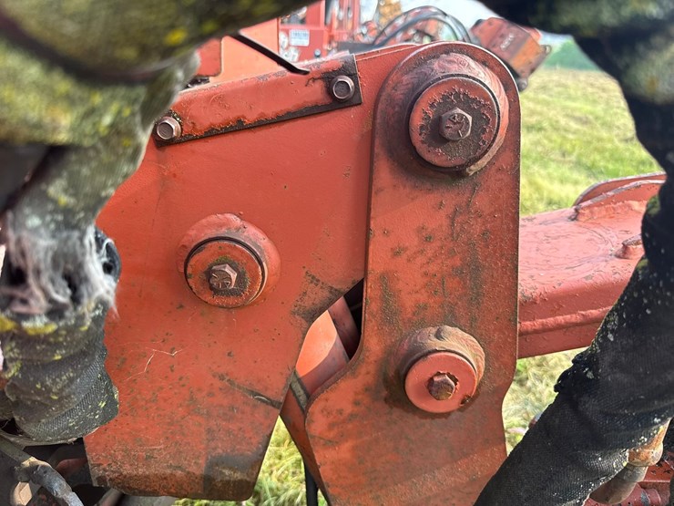 ditch-witch-350sx-image-37