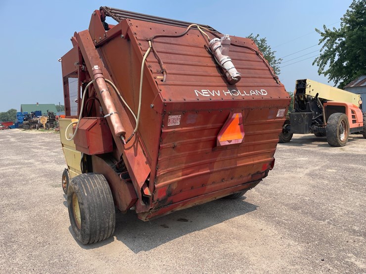 new-holland-851-image-7