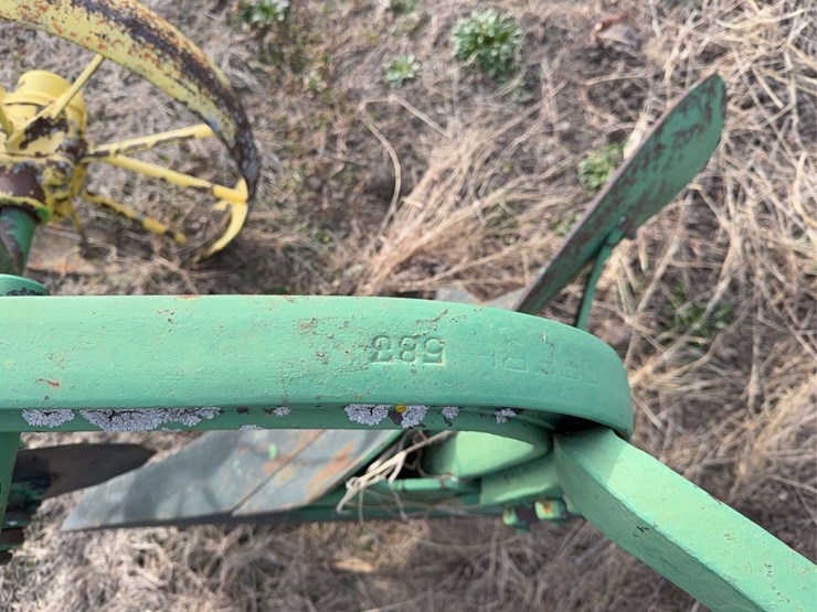 john-deere-pull-type-two-bottom-plow-image-23