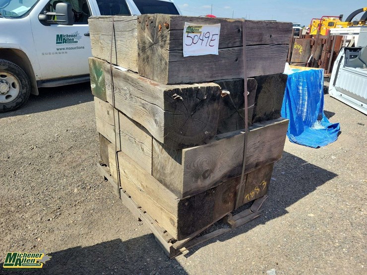 pallet-of-lumber-blocks-(36"x12"x12")-image-2