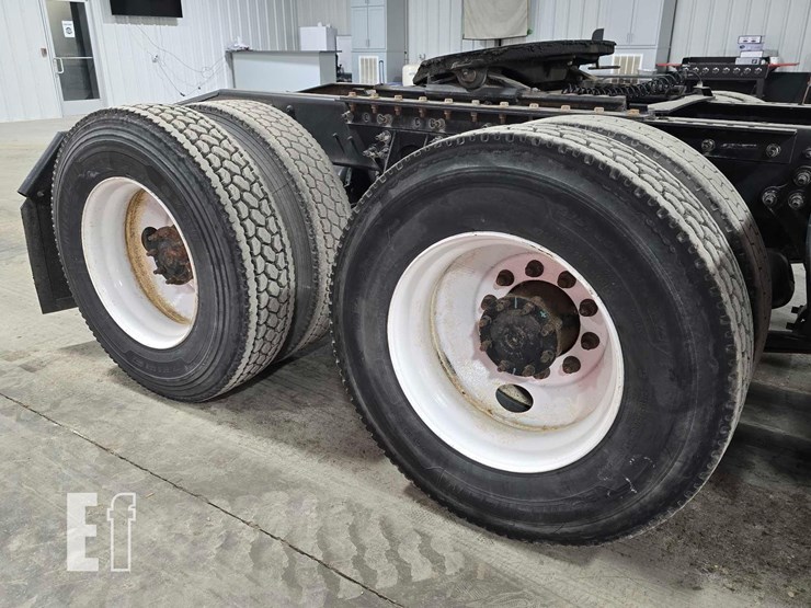 2017-international-durastar-4400-image-26