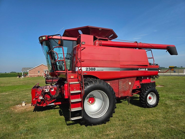 cih-2388-axial-flow-combine-image-1